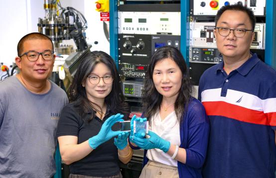 Photo of Xiaojing Hao Team UNSW standing together in a laboratory.